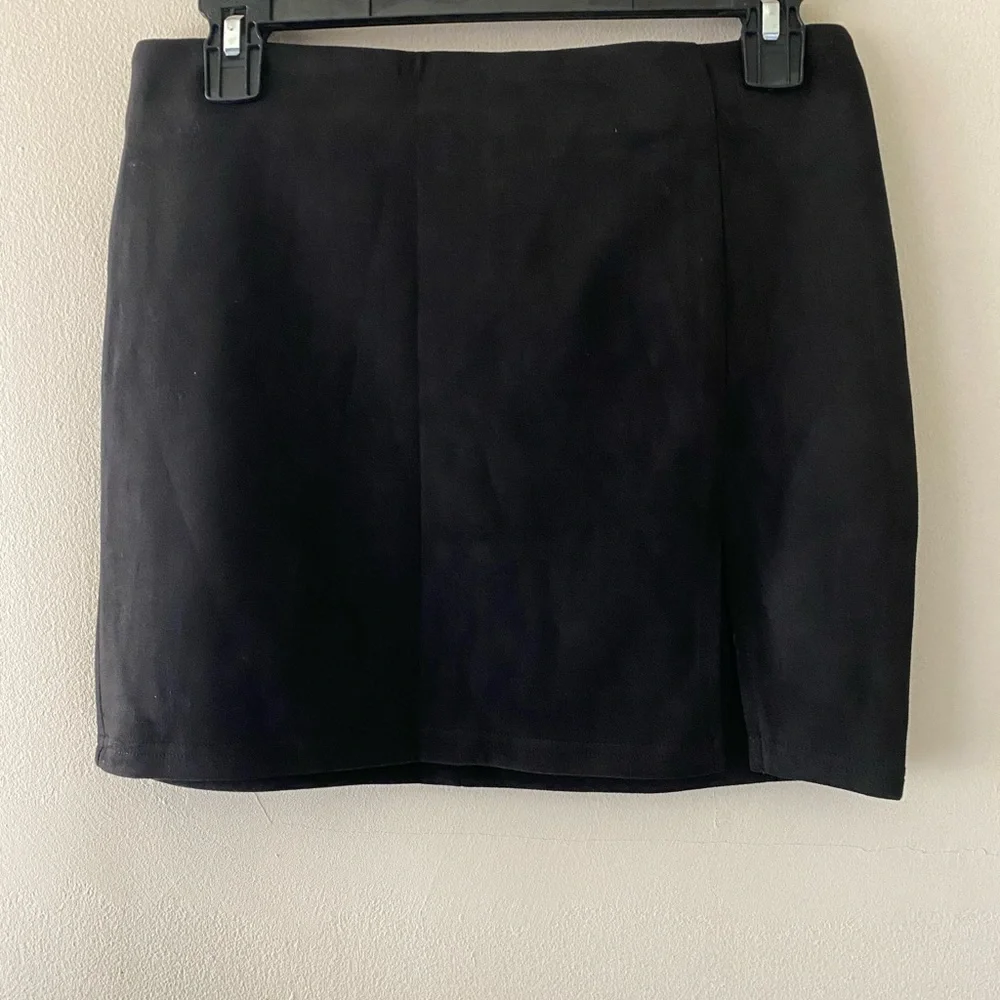 NWT Fashion Nova Black Faux Suede Mini Skirt Size Medium